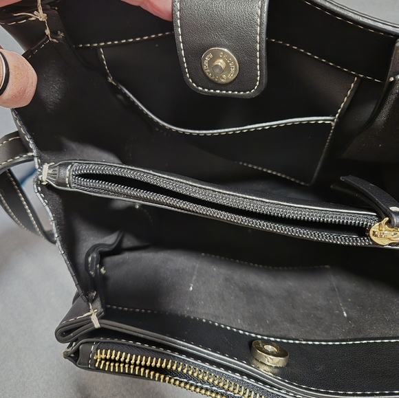 Black Nine West crossbody bag - Picture 2 of 4